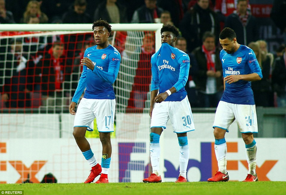 Arsenal chịu thất bại đầu tiên ở cúp châu Âu mùa này