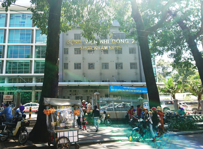 Đôi vợ chồng hiếm muộn vỡ òa khi con gái sinh ra chỉ 24 tuần tuổi, nặng 660 gram được cứu khỏi tử thần