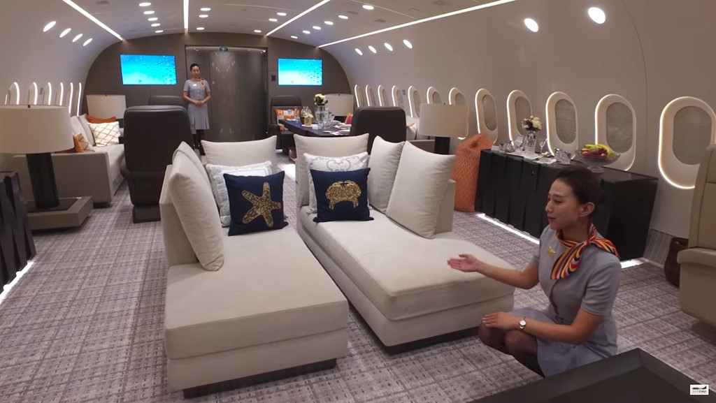 Bên trong Boeing 787 Dreamliner trị giá 300 triệu USD