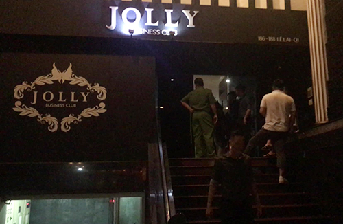 Hàng loạt nhà hàng nhạy cảm ở Sài Gòn bị kiểm tra