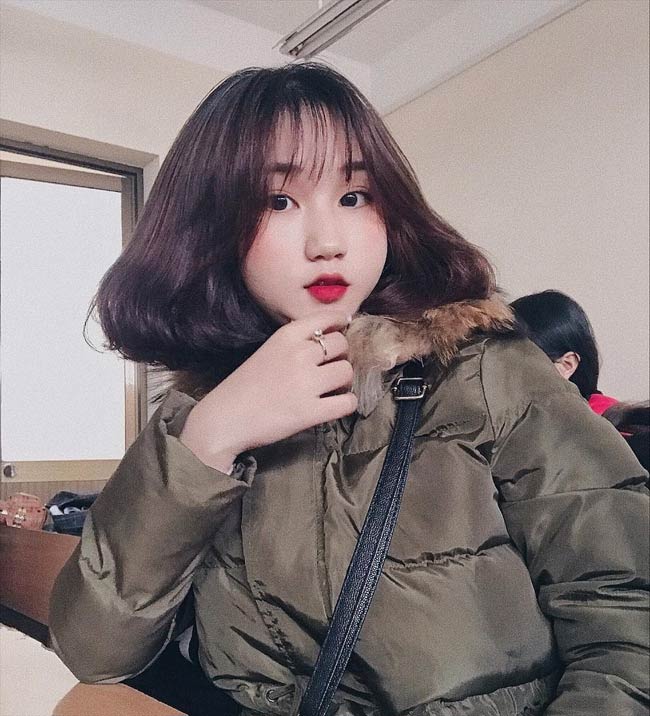 Chỉ mặc sơ mi trắng, nữ sinh Nghệ An cũng nổi tiếng vì quá xinh