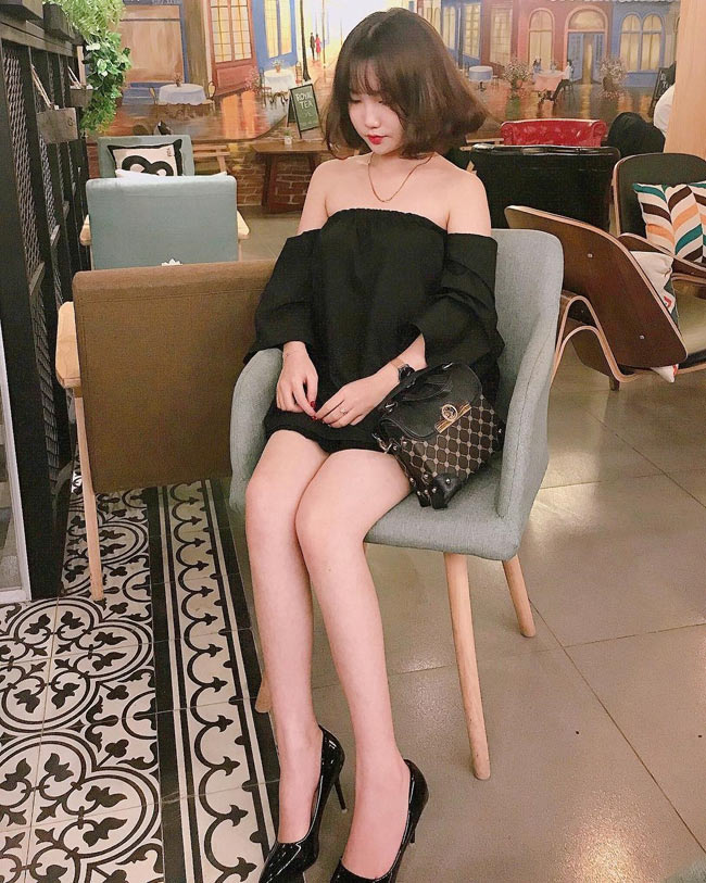 Chỉ mặc sơ mi trắng, nữ sinh Nghệ An cũng nổi tiếng vì quá xinh