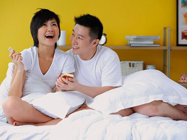 Hoảng hồn khi phát hiện vết sẹo dài trên bụng vợ trong đêm tân hôn