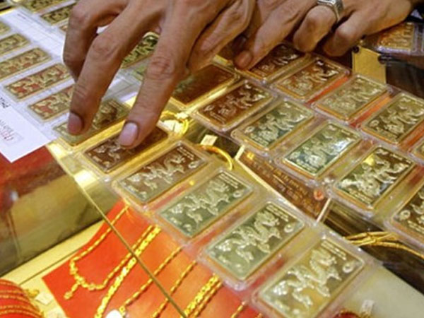 Giá vàng SJC chỉ còn đắt hơn thế giới 1 triệu đồng