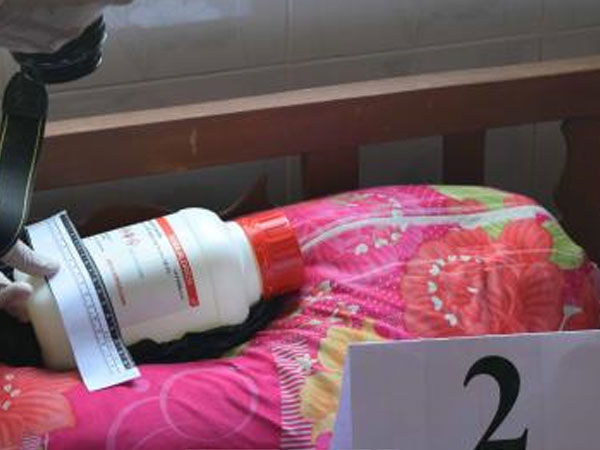 Bị mắng, con trai bỏ thuốc độc vào rượu khiến cha và bạn nhậu tử vong