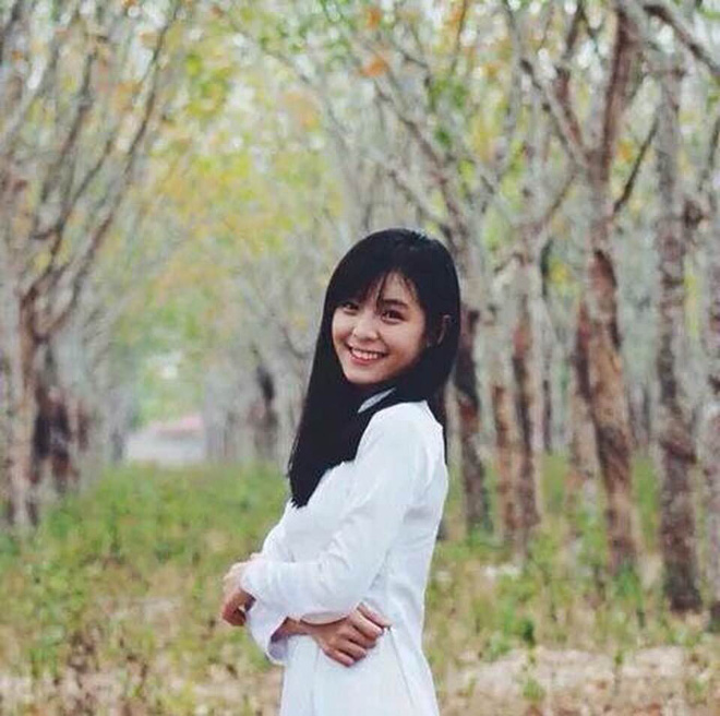 Hình ảnh mũm mĩm, ngố tàu của hot girl Việt thời còn là học sinh cấp 3