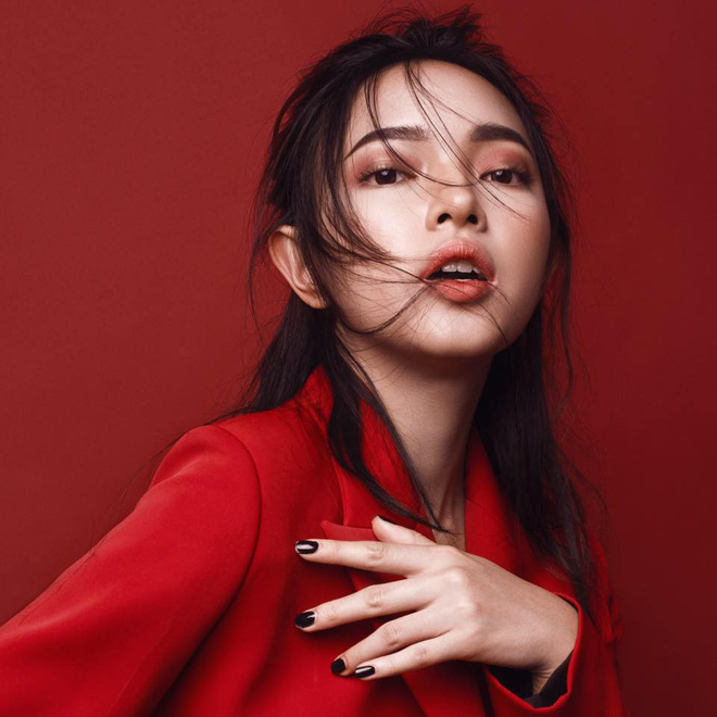 Hình ảnh mũm mĩm, ngố tàu của hot girl Việt thời còn là học sinh cấp 3