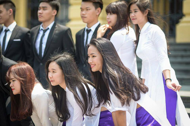 Hình ảnh mũm mĩm, ngố tàu của hot girl Việt thời còn là học sinh cấp 3