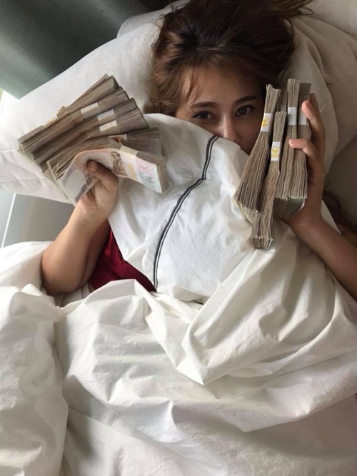 Bị bạn gái giận, chàng trai quyết bỏ ra 700 triệu đồng làm hòa Bị bạn gái giận, chàng trai quyết bỏ ra 700 triệu đồng làm hòa