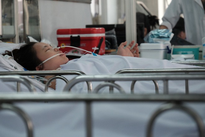 Đau bụng dữ dội, sản phụ 23 tuổi mất hai con song sinh, băng huyết nguy kịch