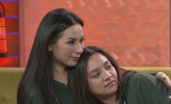 Vì sao Hoài Linh, Phi Nhung giấu con ruột suốt mấy chục năm?