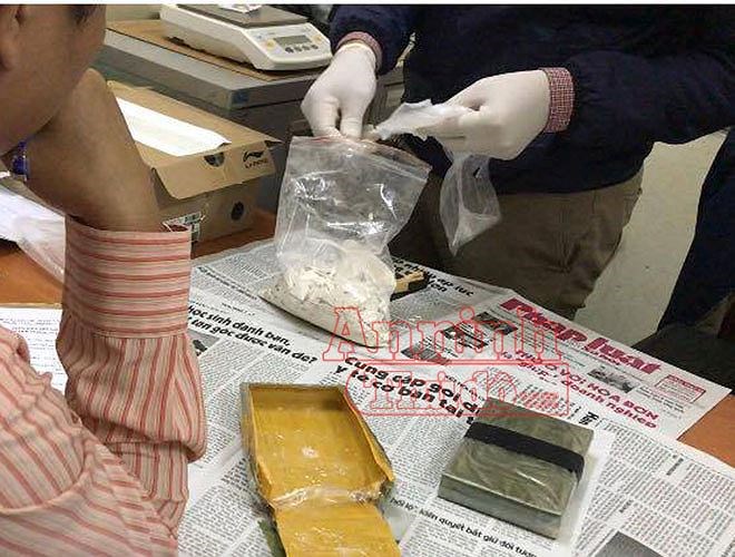 Chân dung người đàn bà bán bún vận chuyển 2 bánh heroin