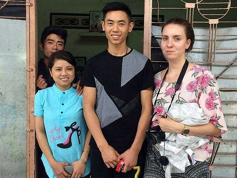 Anh em ruột làm con nuôi ở Pháp về Việt Nam tìm mẹ