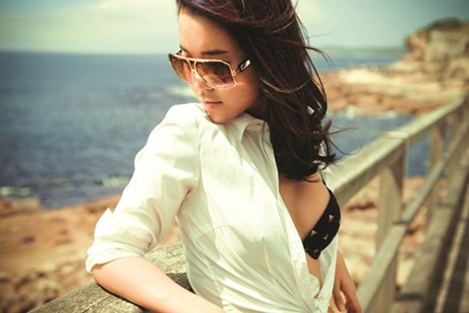 Nữ ca sĩ Hàn từng bị lộ clip nóng hạnh phúc bên chồng trẻ hơn 8 tuổi