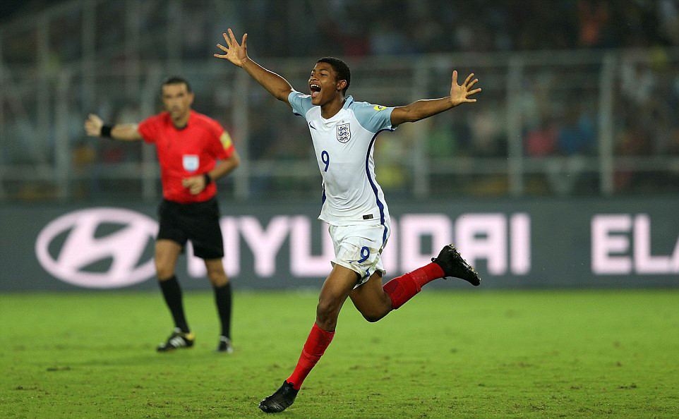 Sao trẻ Liverpool lập hat-trick, Anh hạ Brazil ở bán kết U17 World Cup