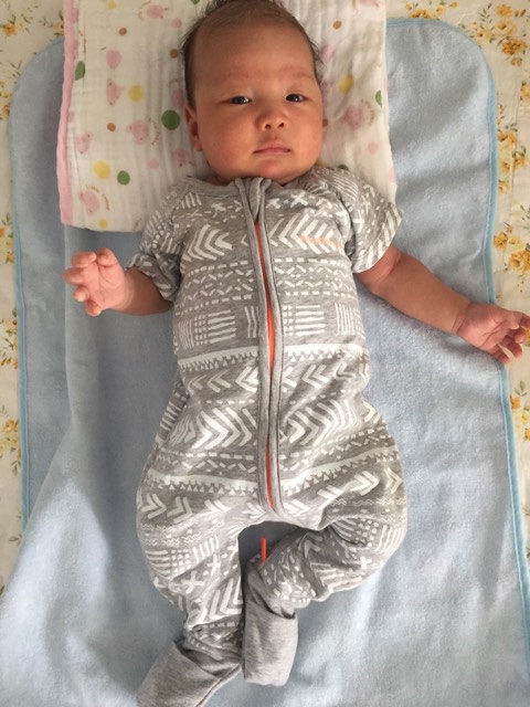 Nể anh chồng khéo ngày nấu cơm ở cữ đủ trăm món, đêm thay bỉm trông con cho vợ ngủ ngon