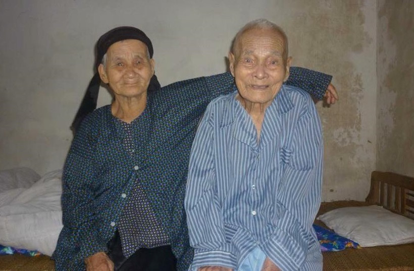 Dân mạng rộ trào lưu chia sẻ ảnh tình cảm của ông bà mình