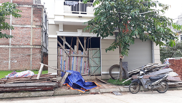 Nằm ngủ tại biệt thự triệu đô, nữ công nhân gặp cảnh bất ngờ