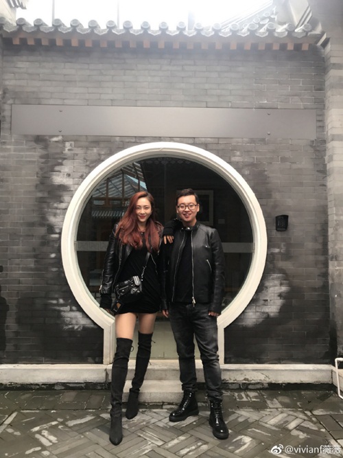 Bỏ 350 tỷ đồng mua quà tặng, trai xấu nhanh chóng tán đổ hot girl