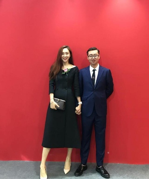 Bỏ 350 tỷ đồng mua quà tặng, trai xấu nhanh chóng tán đổ hot girl