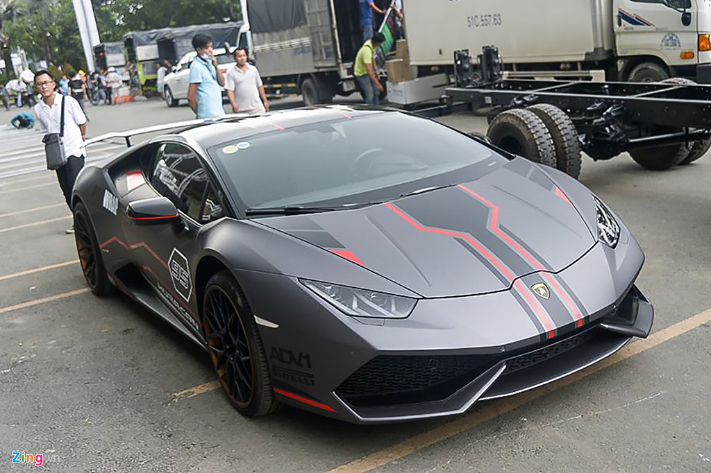 Dàn xe đổ bộ triển lãm ôtô quốc tế Việt Nam 2017