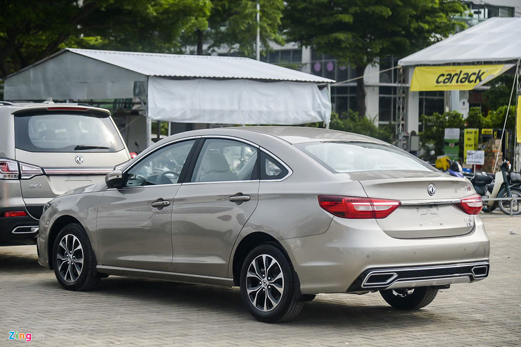 Dàn xe đổ bộ triển lãm ôtô quốc tế Việt Nam 2017