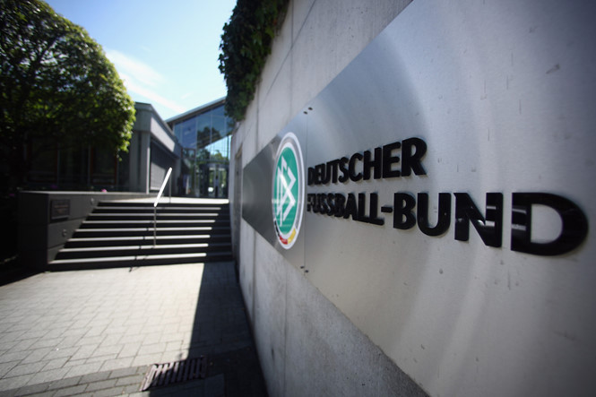 LĐBĐ Đức bị đòi nợ tiền lót tay để giành quyền đăng cai World Cup 2006