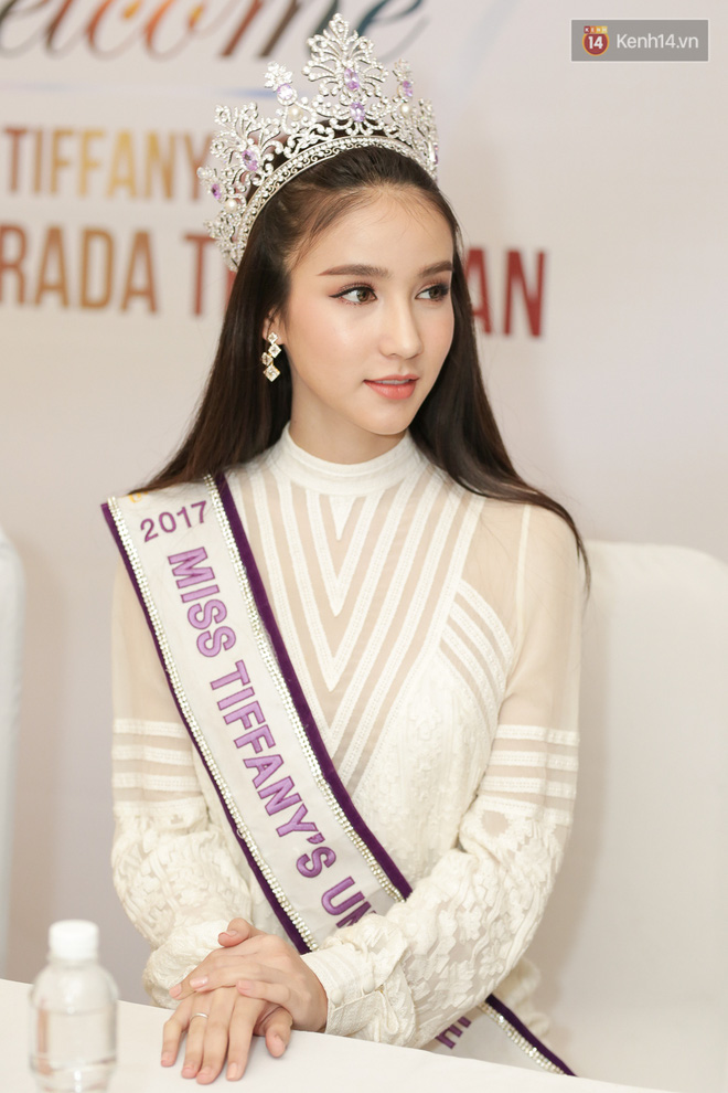 Ngắm thần tiên tỷ tỷ của Hoa hậu chuyển giới Thái Lan 2017 khi đến Việt Nam