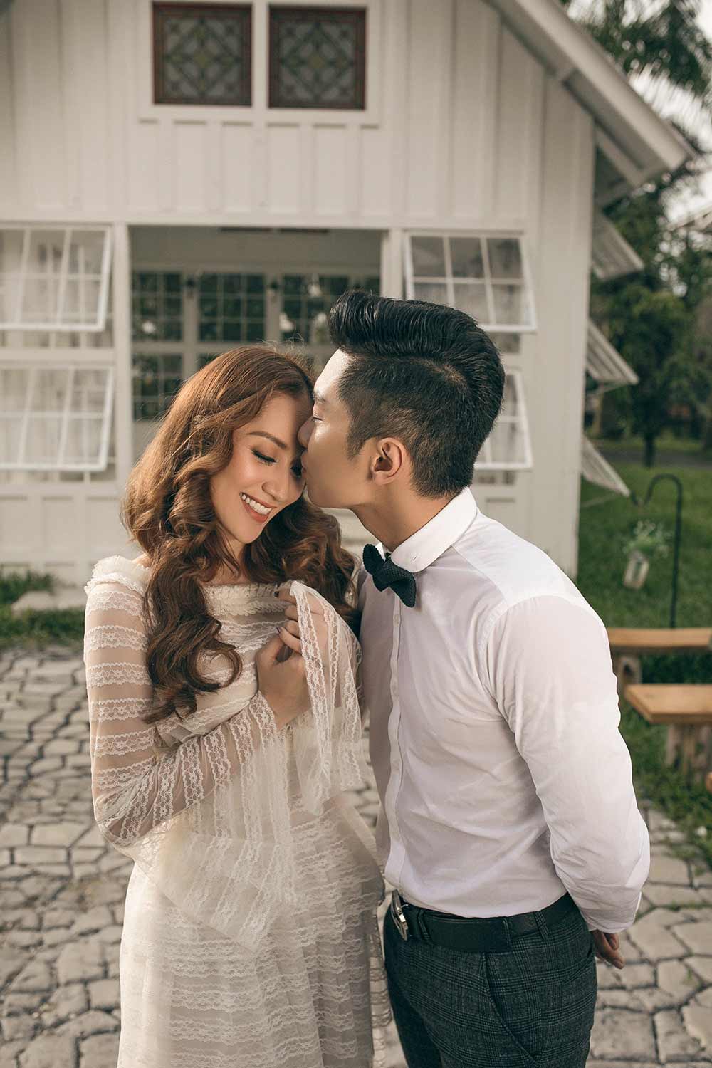 Sau bao sóng gió, hạnh phúc của vợ chồng Khánh Thi khiến nhiều người ao ước