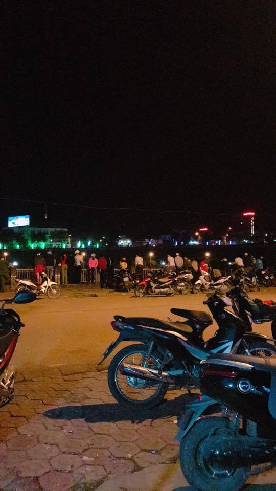 Lào Cai: Đôi nam nữ cãi nhau trên cầu, cô gái bất ngờ trèo qua lan can nhảy xuống sông