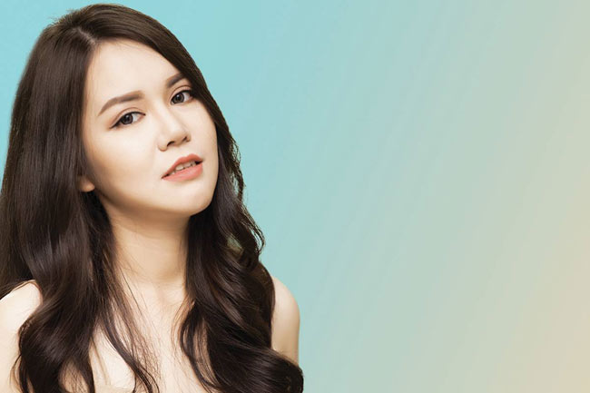 Nữ sinh Thương mại miệng móm da đen lột xác không ngờ