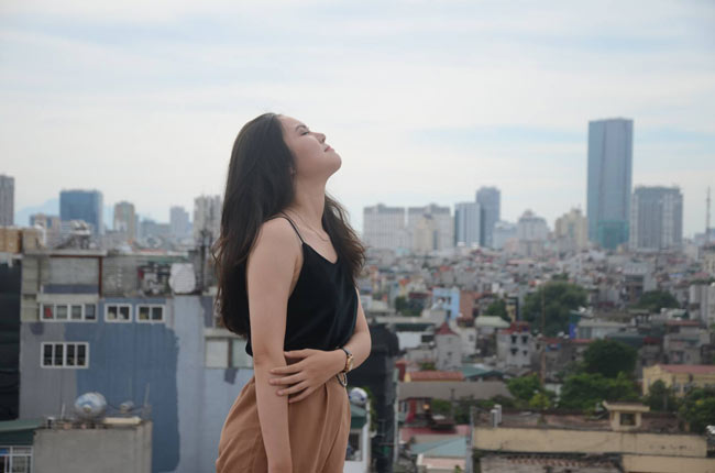 Nữ sinh Thương mại miệng móm da đen lột xác không ngờ