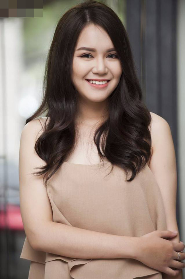 Nữ sinh Thương mại miệng móm da đen lột xác không ngờ