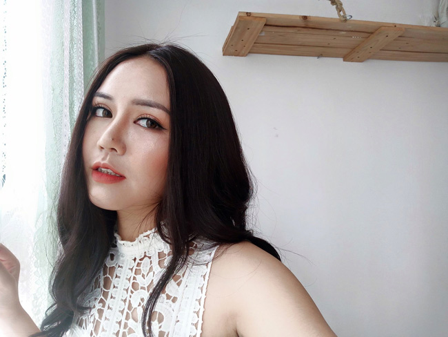 Nữ sinh Thương mại miệng móm da đen lột xác không ngờ