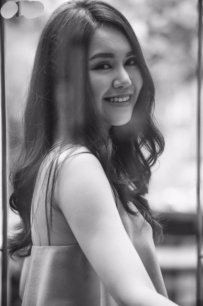 Nữ sinh Thương mại miệng móm da đen lột xác không ngờ