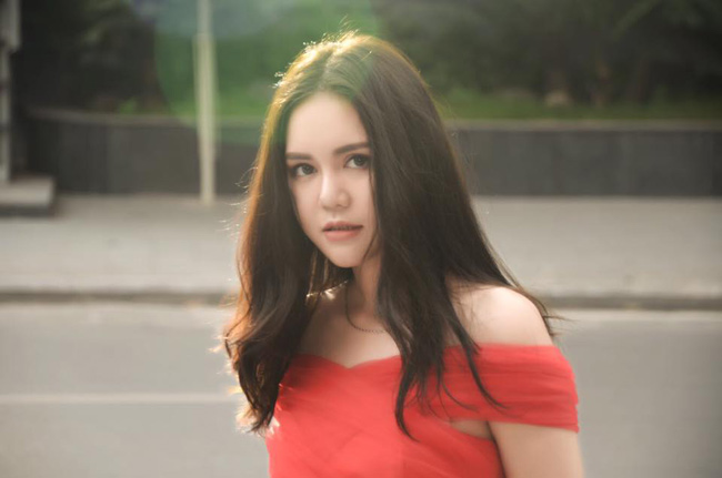 Nữ sinh Thương mại miệng móm da đen lột xác không ngờ