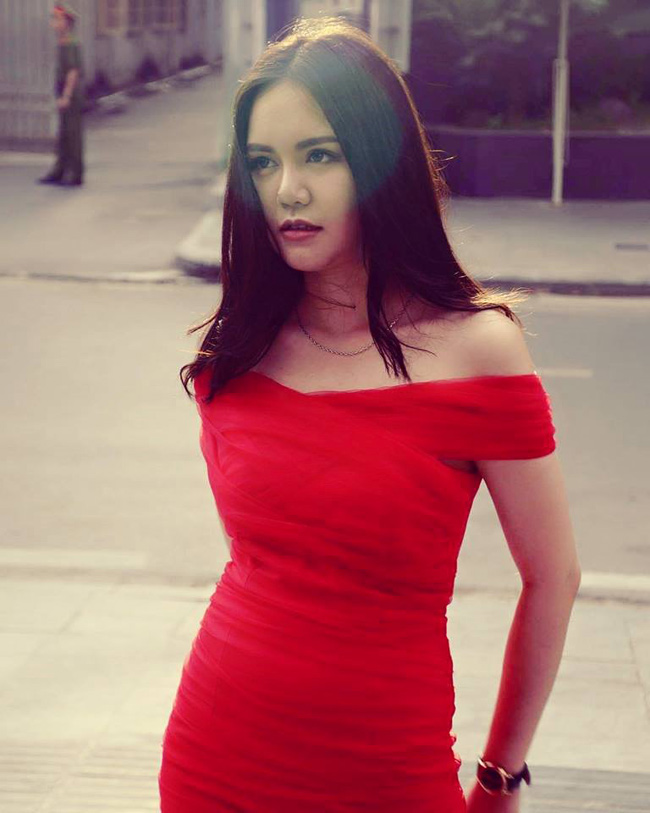 Nữ sinh Thương mại miệng móm da đen lột xác không ngờ