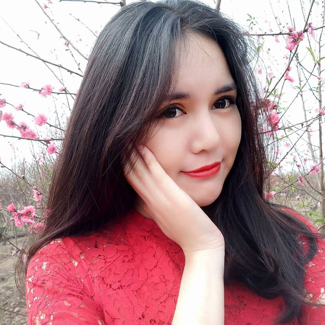 Nữ sinh Thương mại miệng móm da đen lột xác không ngờ