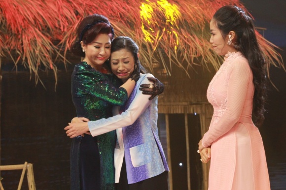 Hà My: Hạnh phúc vì được gọi là tình cũ Hoài Linh vì tôi còn yêu anh ấy”