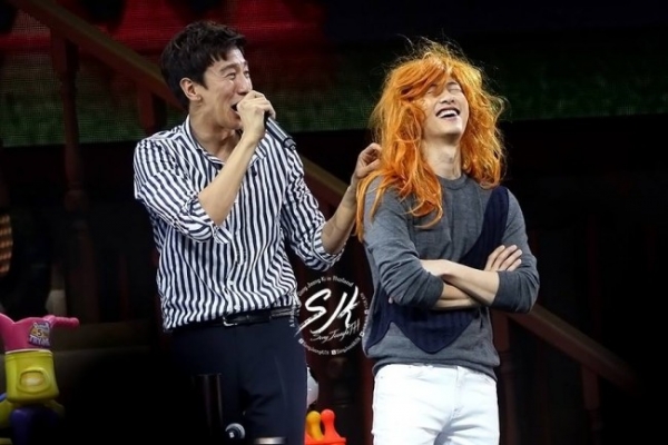 Song Joong Ki giao vai trò MC tiệc cưới cho bạn chí cốt Lee Kwang Soo?