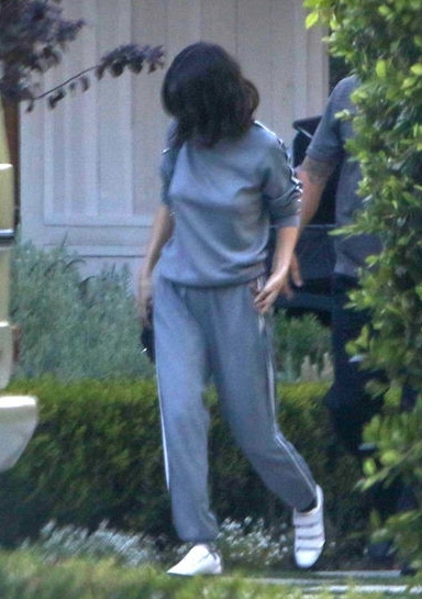 Lộ bằng chứng Selena Gomez đưa tình cũ Justin Bieber về nhà trong lúc The Weeknd đi vắng