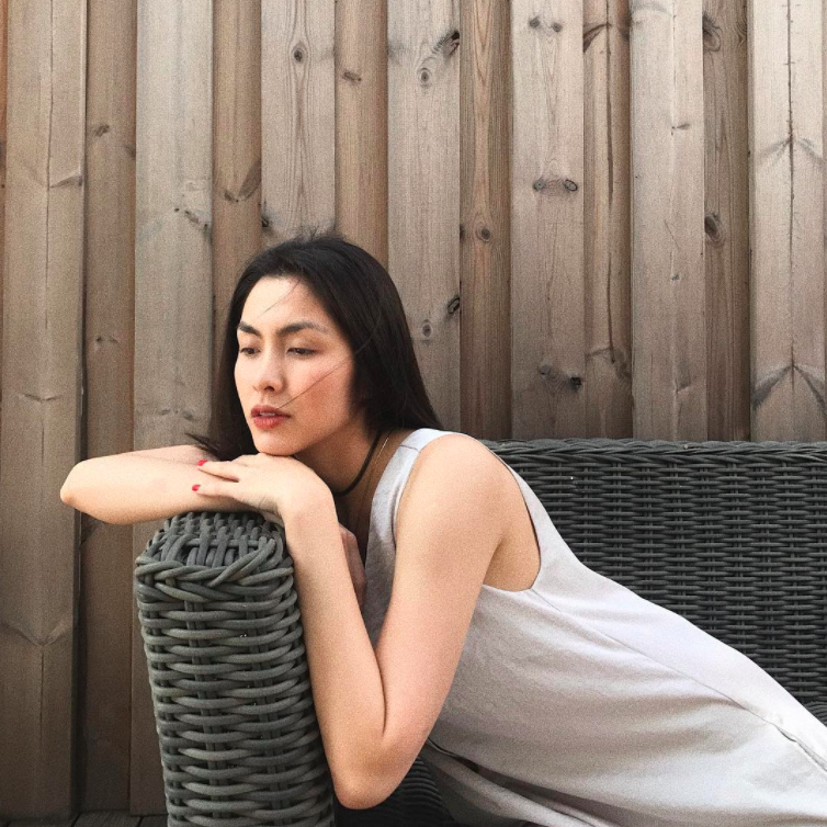 Tăng Thanh Hà giản dị mừng sinh nhật bên hội bạn thân