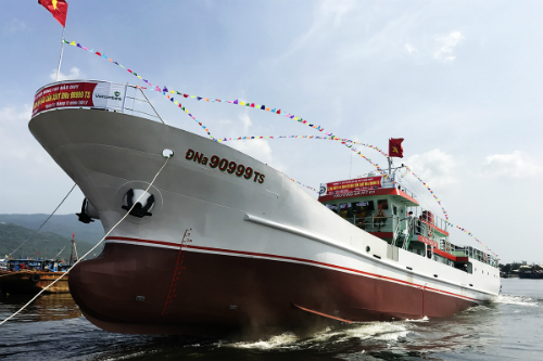 Hạ thủy tàu vỏ thép lớn nhất miền Trung