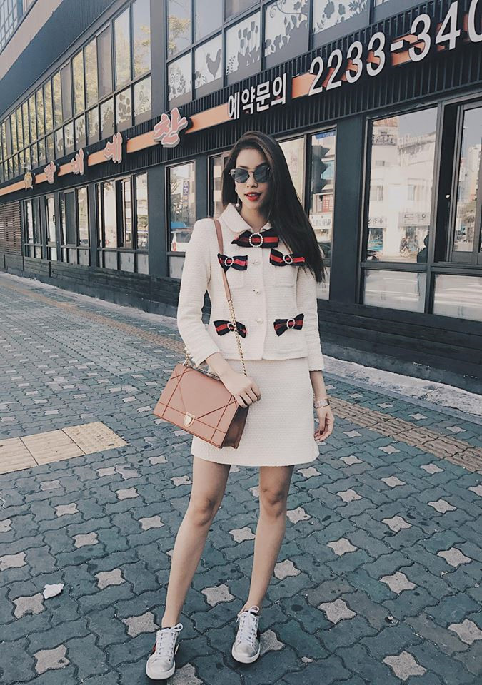 Hồ Ngọc Hà đơn giản, Phạm Hương thanh lịch xuống phố tuần qua