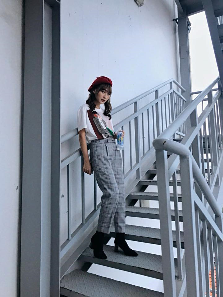 Hồ Ngọc Hà đơn giản, Phạm Hương thanh lịch xuống phố tuần qua