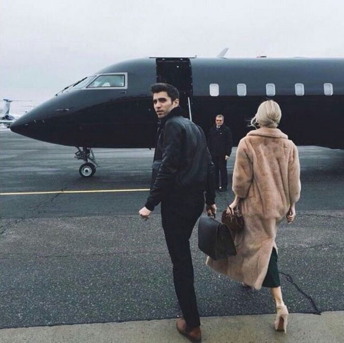 Dịch vụ thuê phi cơ riêng để sống ảo nở rộ trong giới trẻ Nga