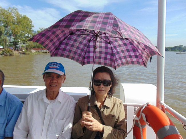 Người dân xếp hàng dài trải nghiệm buýt đường sông đầu tiên tại TP.HCM