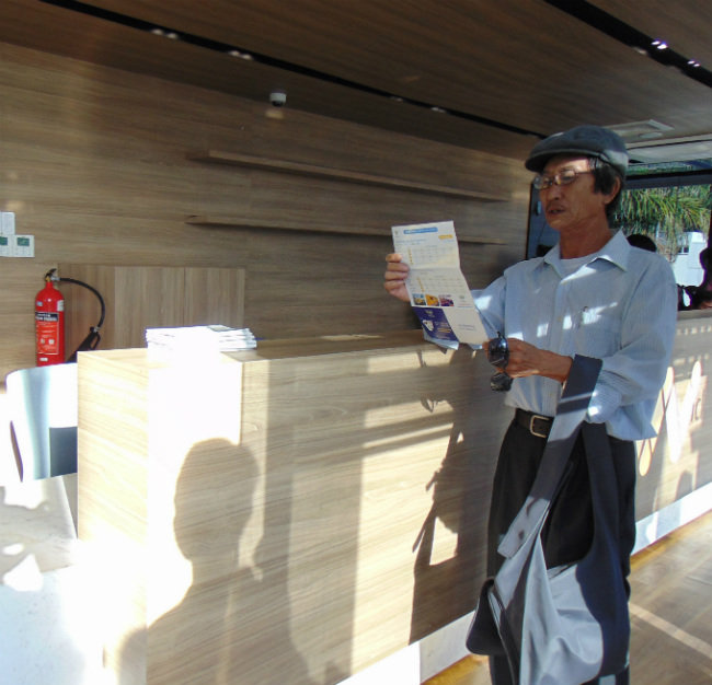 Người dân xếp hàng dài trải nghiệm buýt đường sông đầu tiên tại TP.HCM