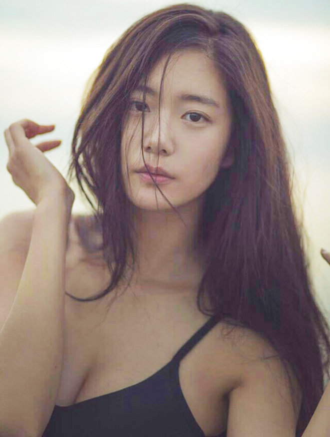 Clara: Từ thánh nổ bị tẩy chay ở Hàn đến biểu tượng gợi cảm của Hoa ngữ