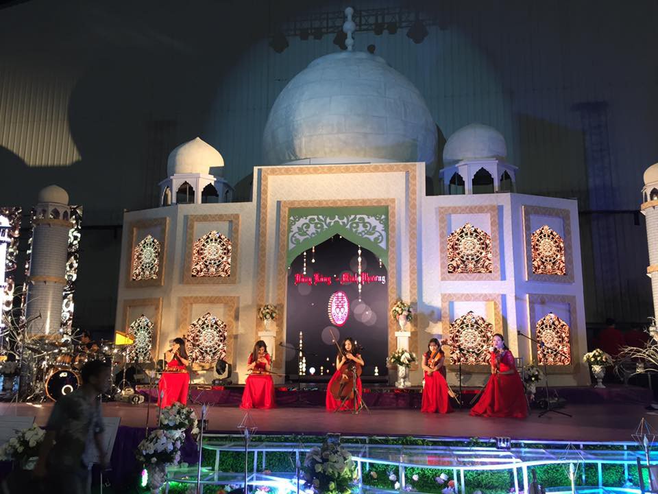 Đám cưới kéo dài 15 ngày tiêu hết 10 tỷ đồng gây sốt dân mạng